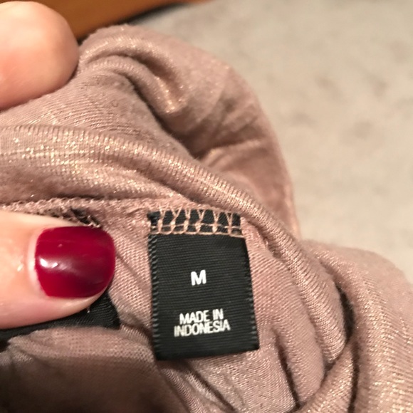 New York and Company gold keyhole blouse - Picture 3 of 3